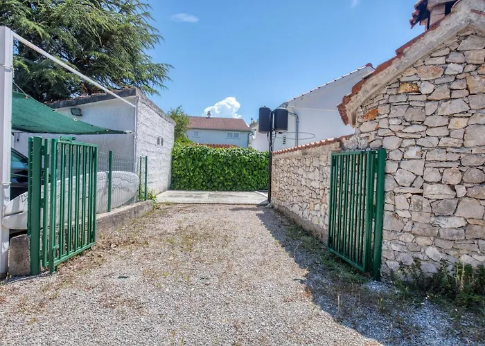 Vakantiehuis House With A Parking Space Jadrija, - 20641