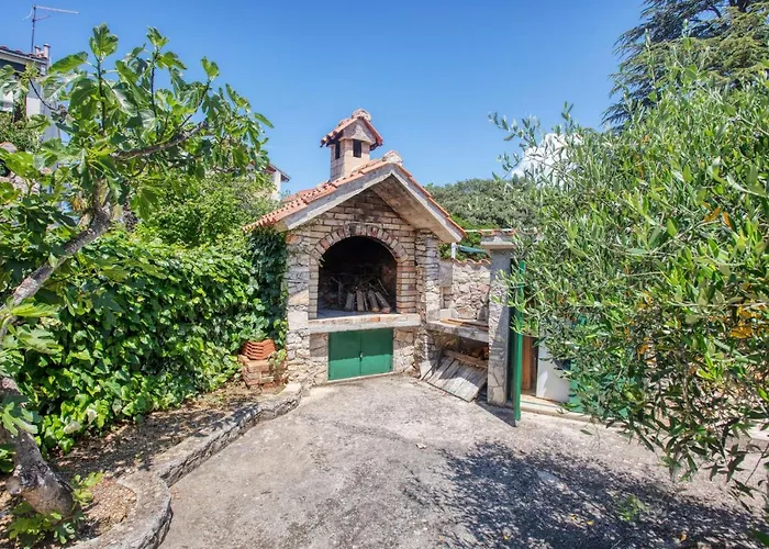 Vakantiehuis House With A Parking Space Jadrija, - 20641 Šibenik