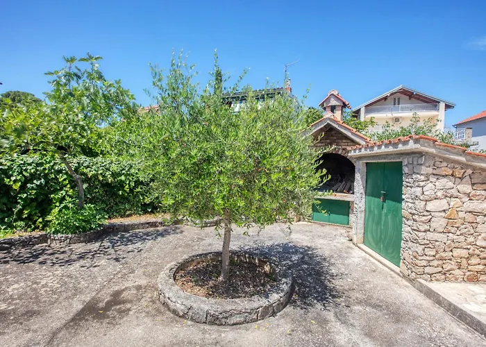 Vakantiehuis House With A Parking Space Jadrija, - 20641 Šibenik