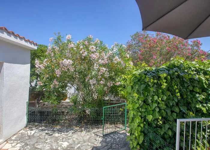 Vakantiehuis House With A Parking Space Jadrija, - 20641 *